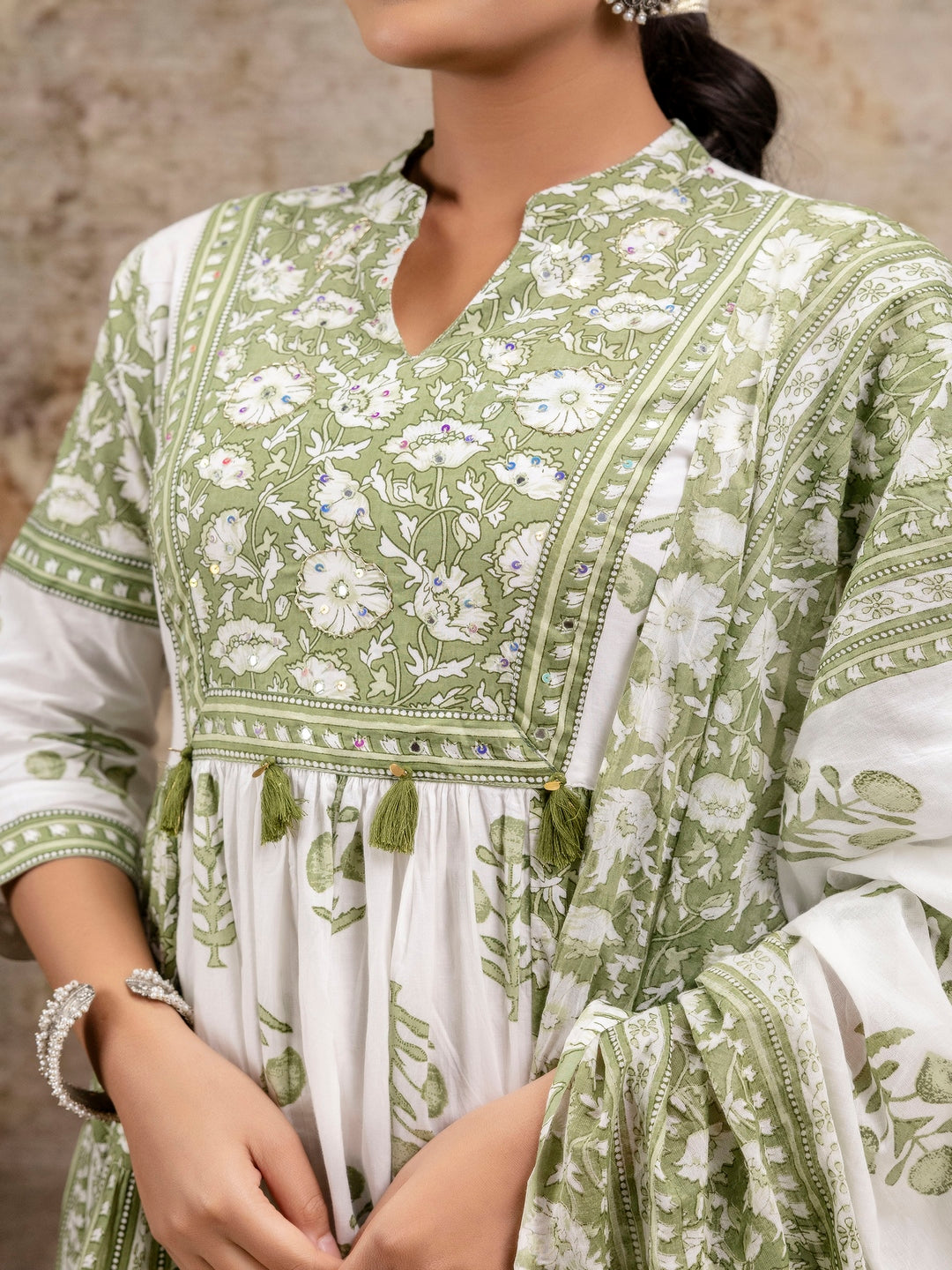 Green Printed Round Neck Calf Length Cotton Kurta & Pant With Dupatta