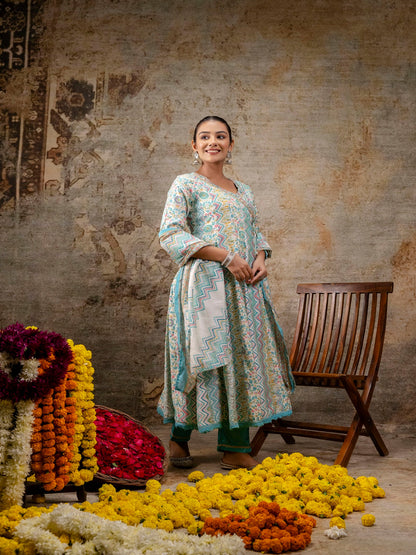 Green Printed V-Neck Calf Length Silk Kurta & Pant With Dupatta