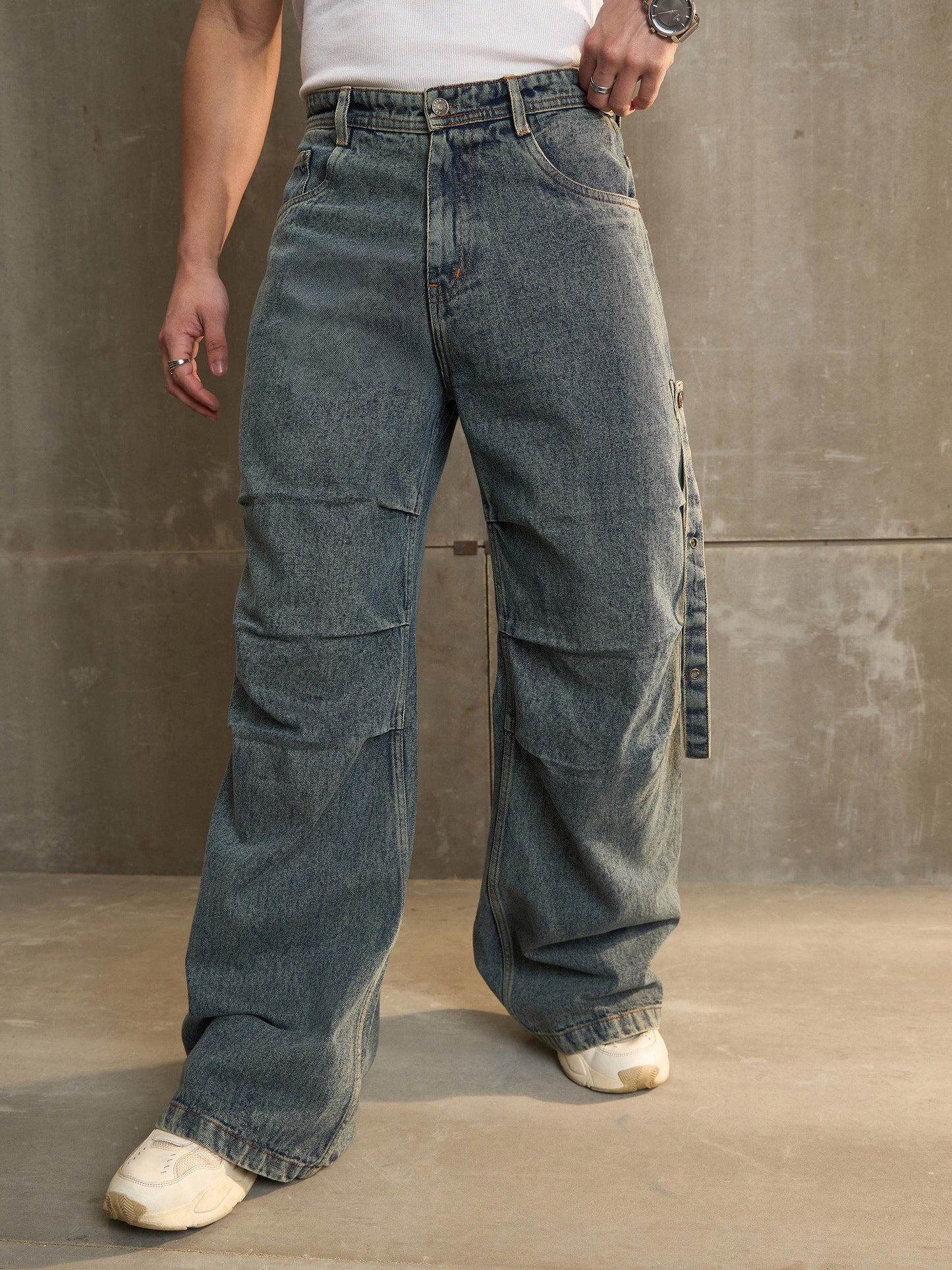 Men Blue Washed Knee Pleated Wide Leg Jeans