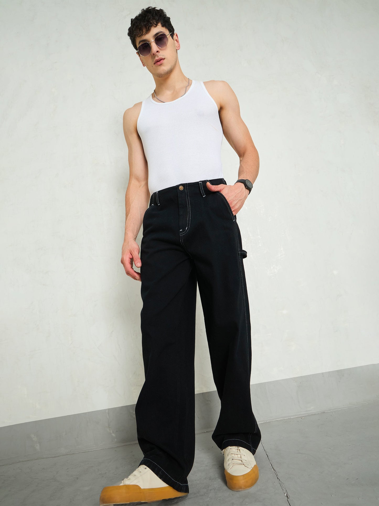 Men Black Contrast Thread Detail Wide Leg Jeans