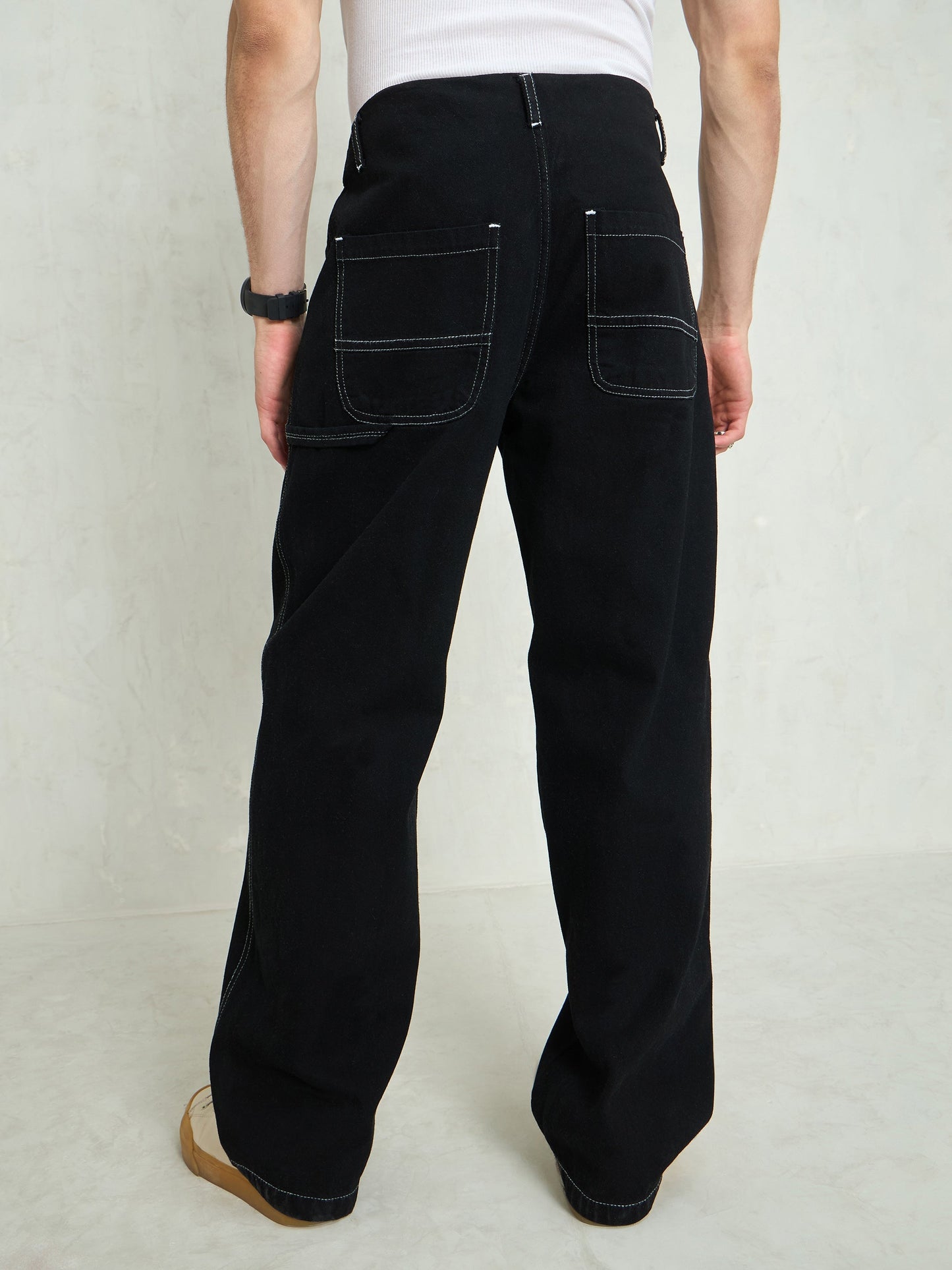 Men Black Contrast Thread Detail Wide Leg Jeans