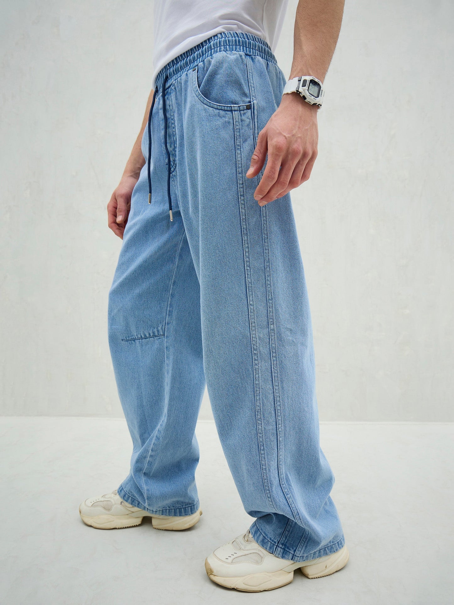 Men Light Blue Washed Knee Dart Wide Leg Jeans
