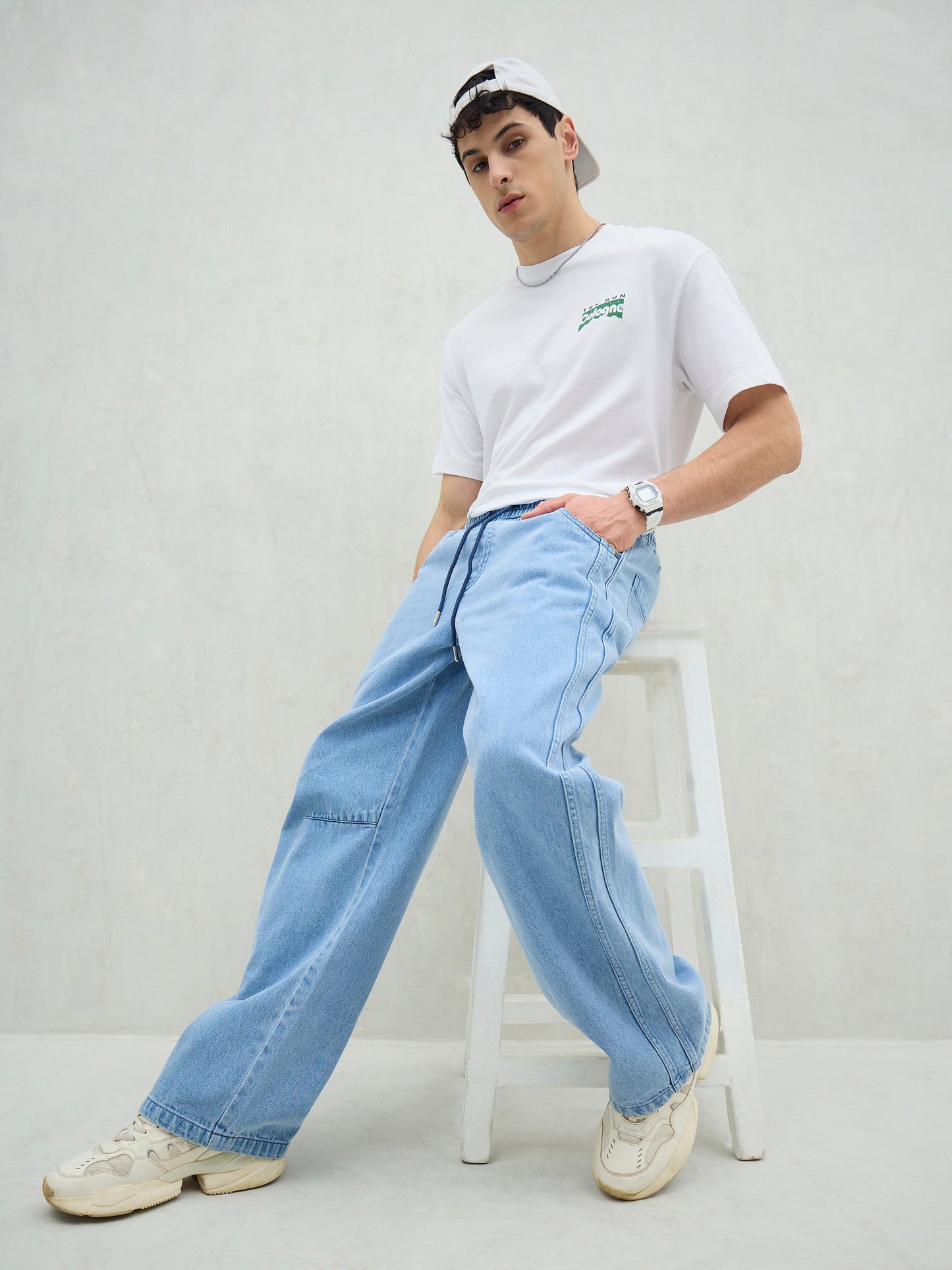 Men Light Blue Washed Knee Dart Wide Leg Jeans