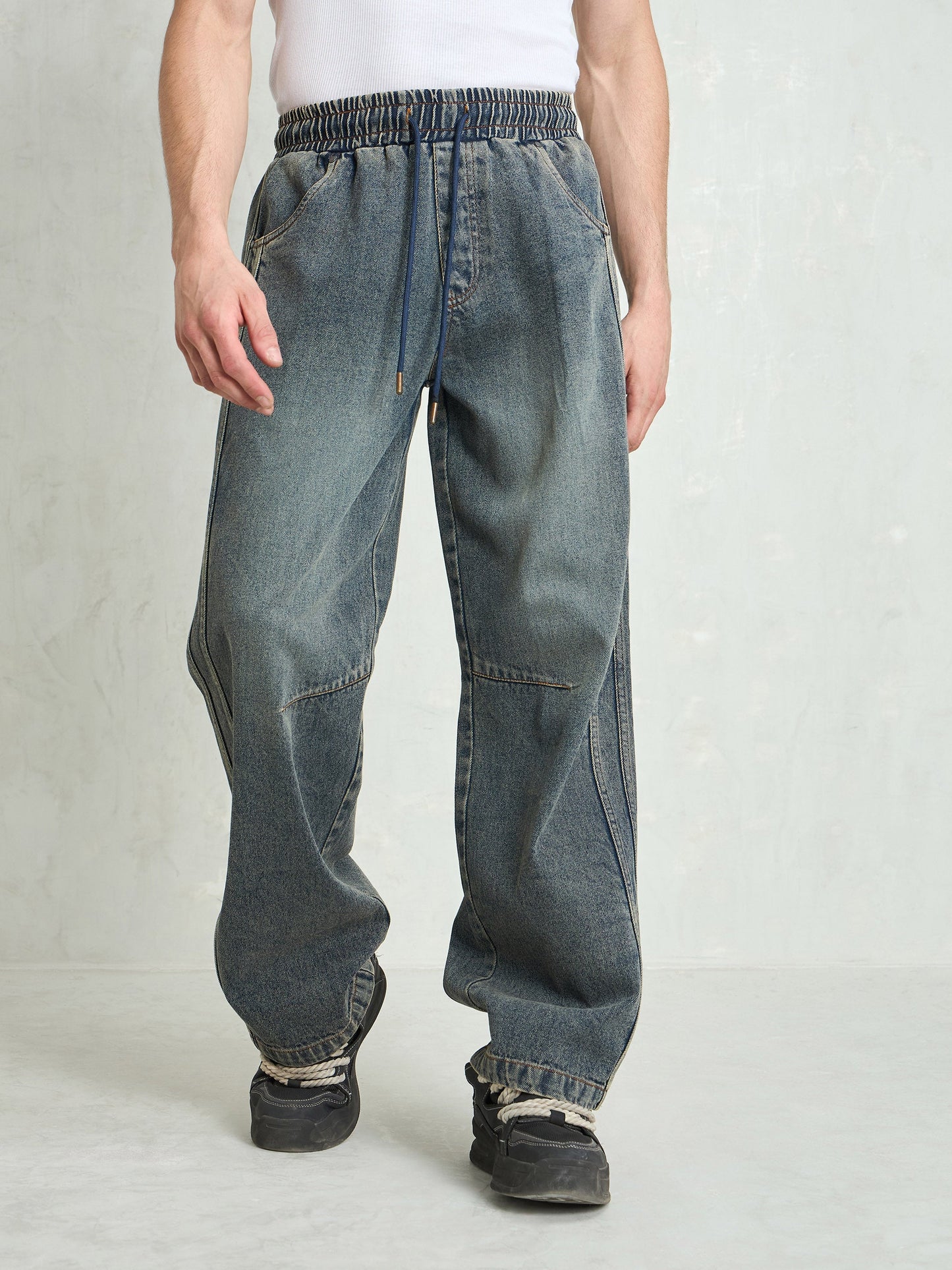 Men Blue Washed Knee Dart Wide Leg Jeans