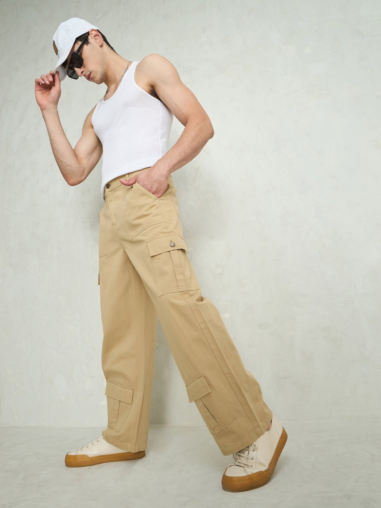 Men Beige Twill Utility Cargo Pockets Wide Leg Pants