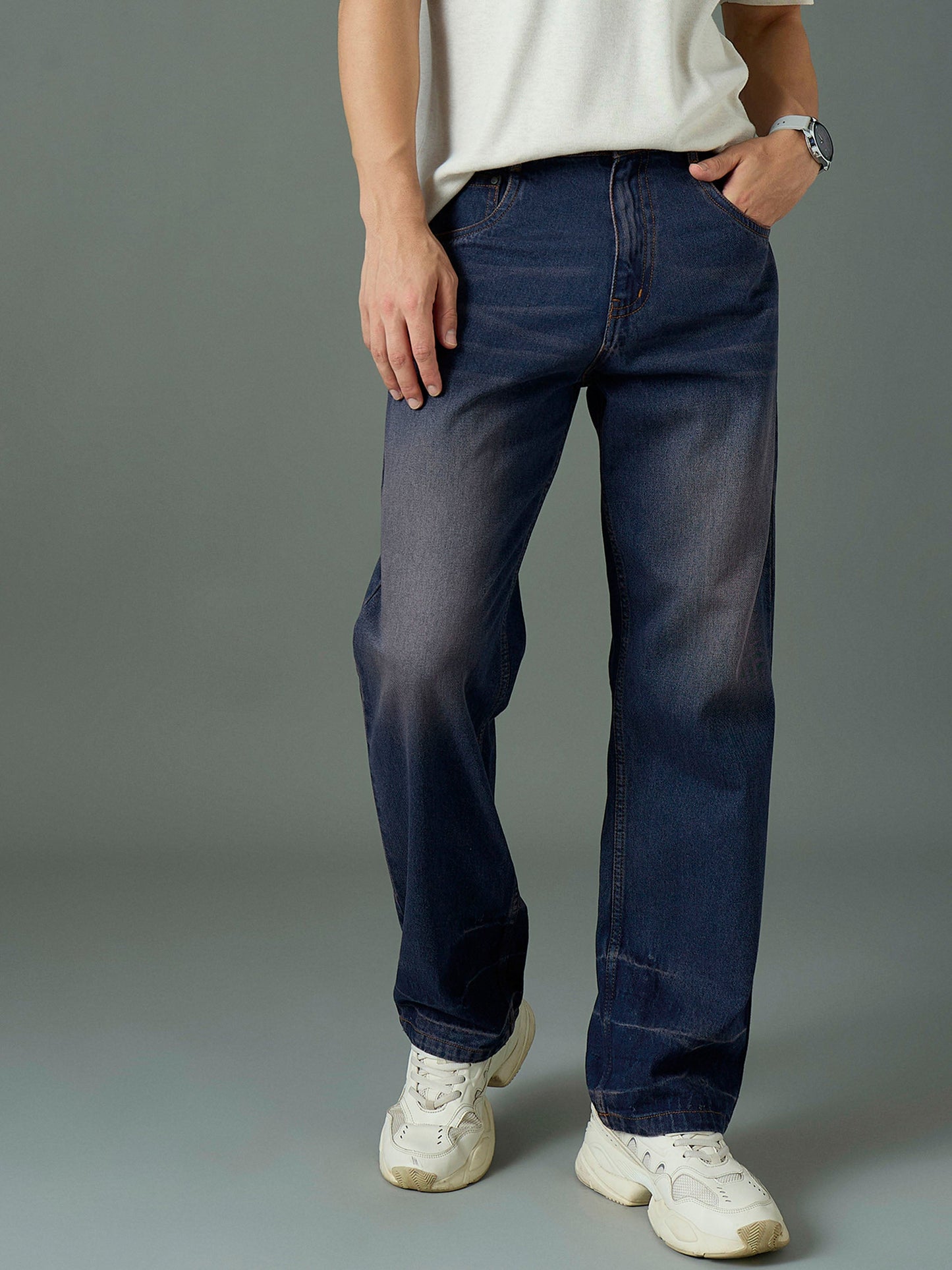 Men Blue Wash Relax Fit Basic Jeans