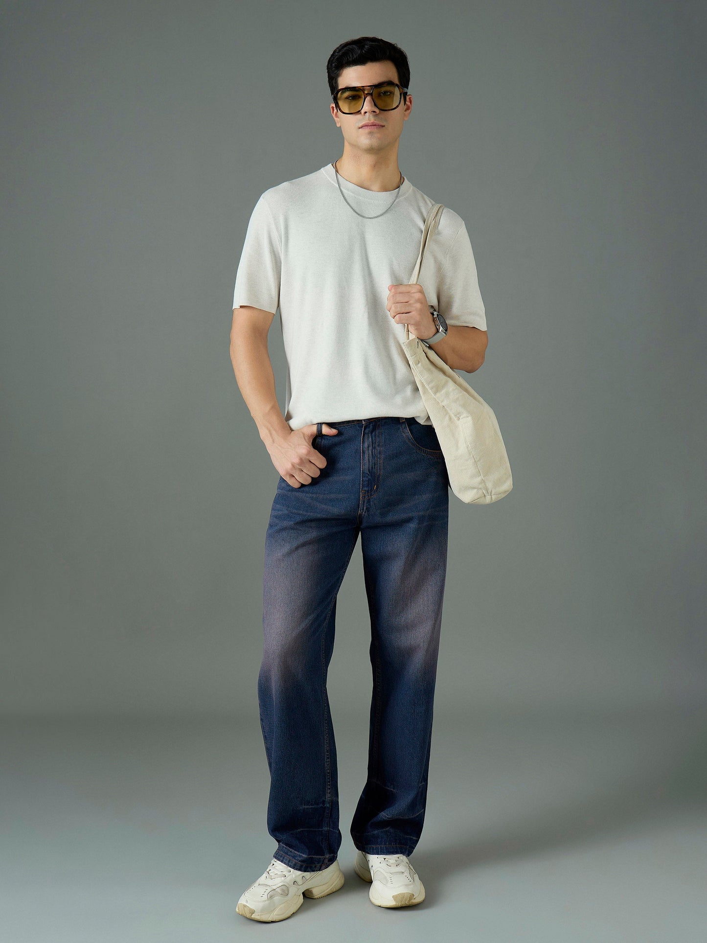 Men Blue Wash Relax Fit Basic Jeans