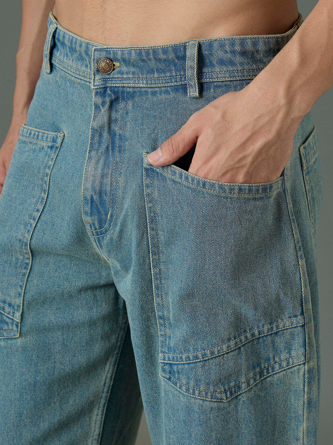 Men Light Blue Wash Front Pocket Relax Fit Jeans