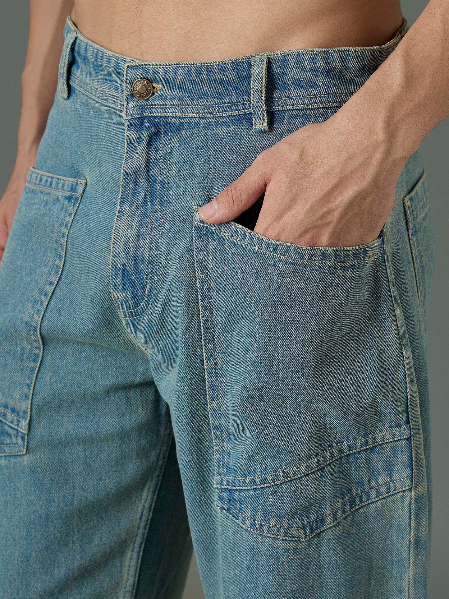 Men Light Blue Wash Front Pocket Relax Fit Jeans