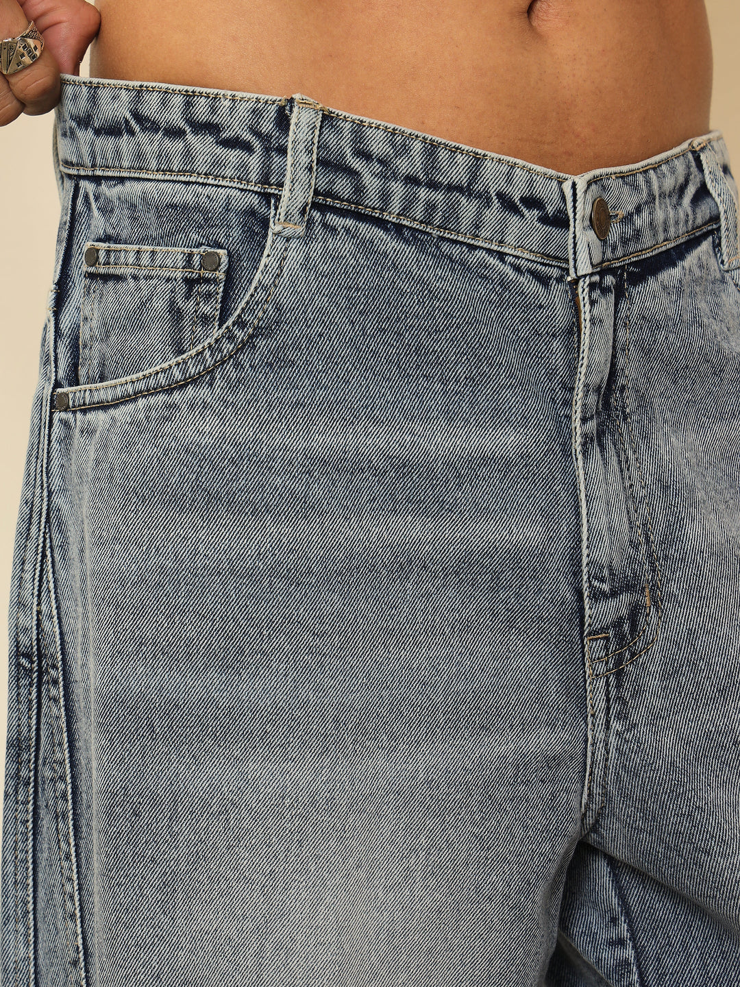 Men Light Blue Distressed Darted-Knee Relax Fit Jeans
