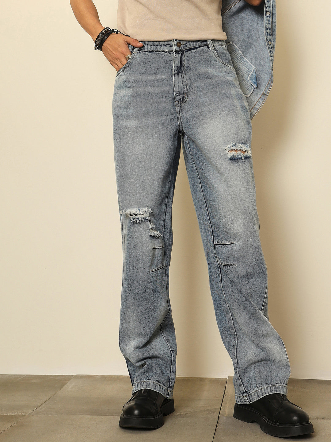 Men Light Blue Distressed Darted-Knee Relax Fit Jeans