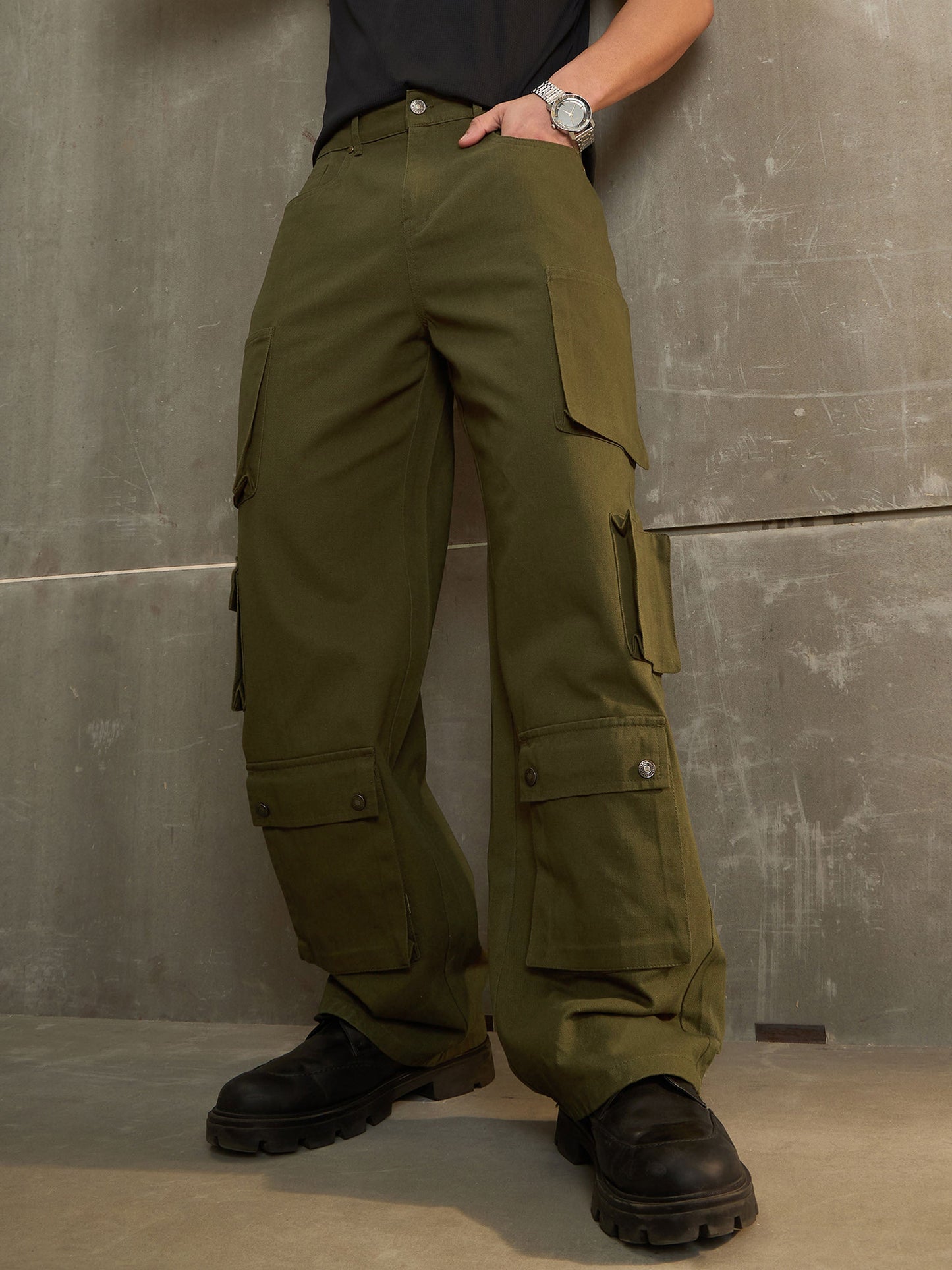 Men Green Twill Utility Pockets Wide Leg Cargo Pants