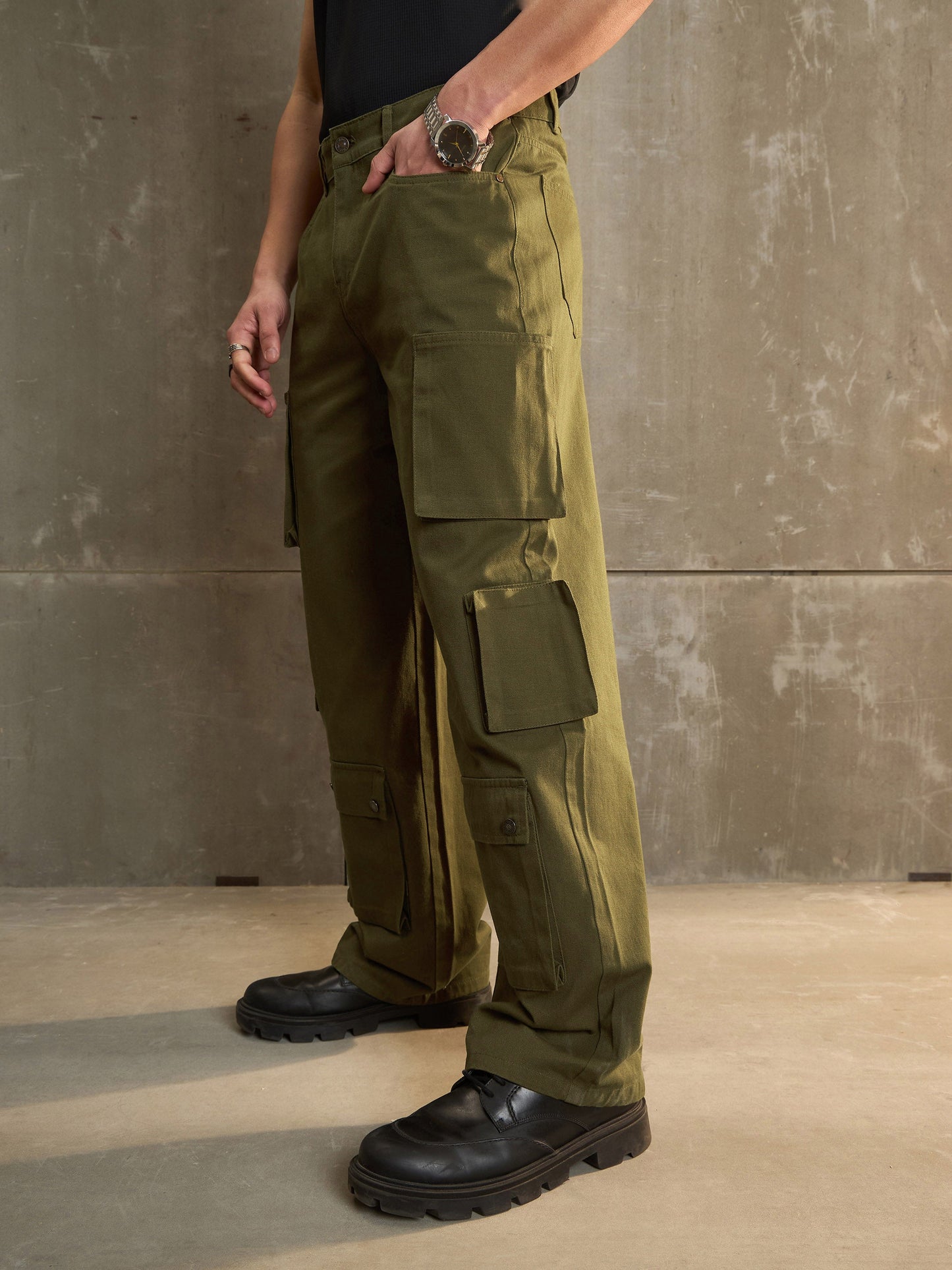 Men Green Twill Utility Pockets Wide Leg Cargo Pants