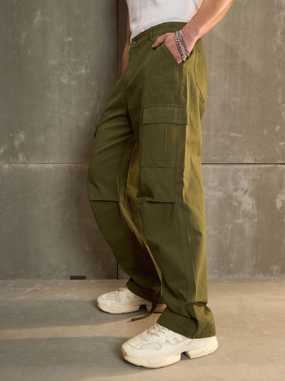Men Green Twill Facing Detail Wide Leg Cargo Pants