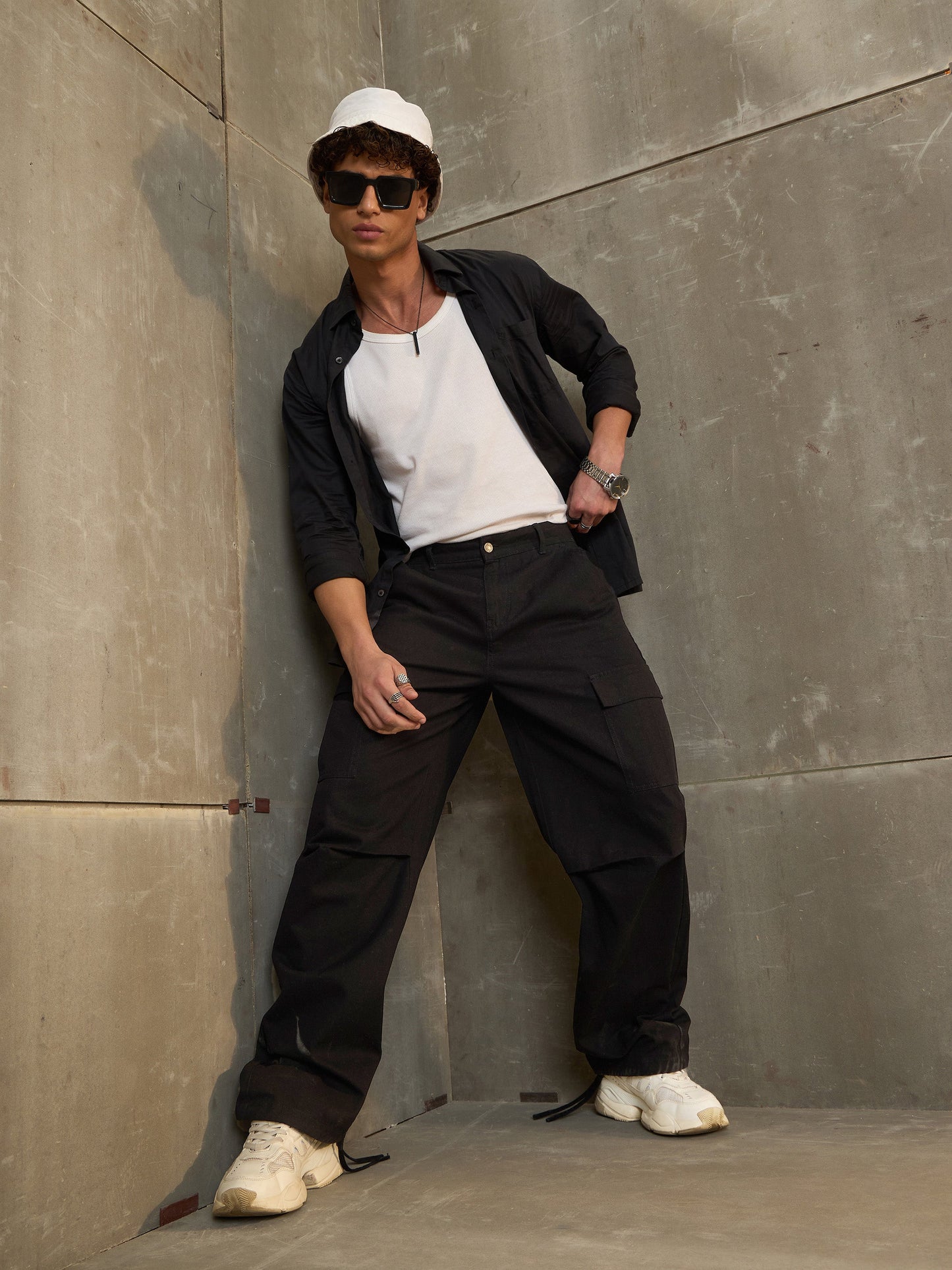Men Black Twill Facing Detail Wide Leg Cargo Pants