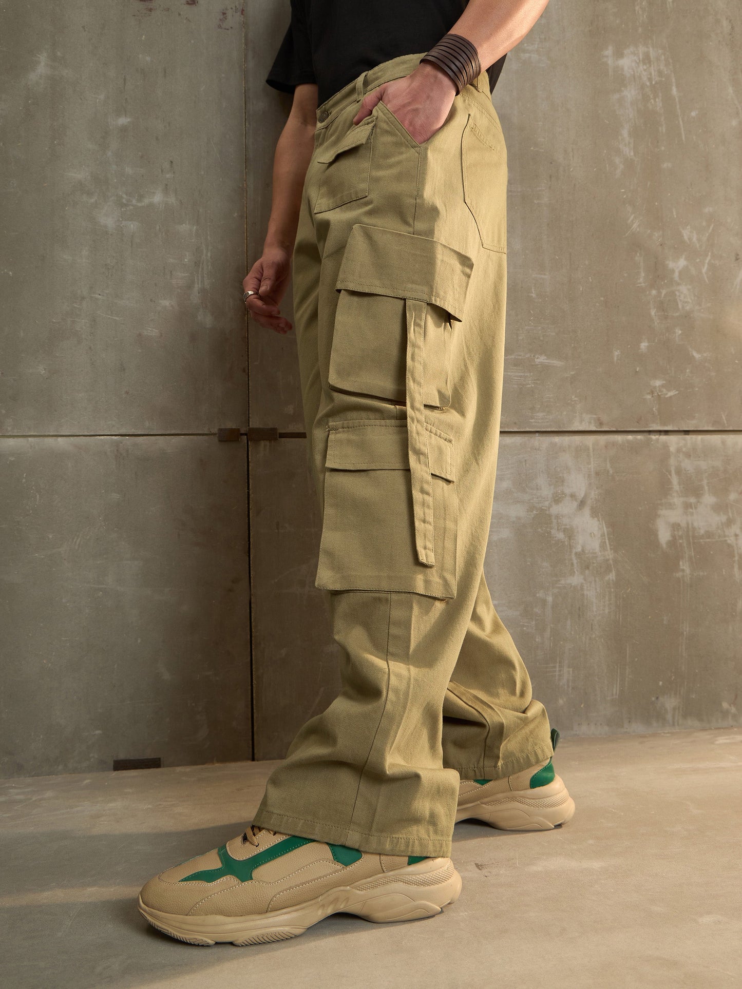 Men Olive Twill Cargo Pockets Wide Leg Pants