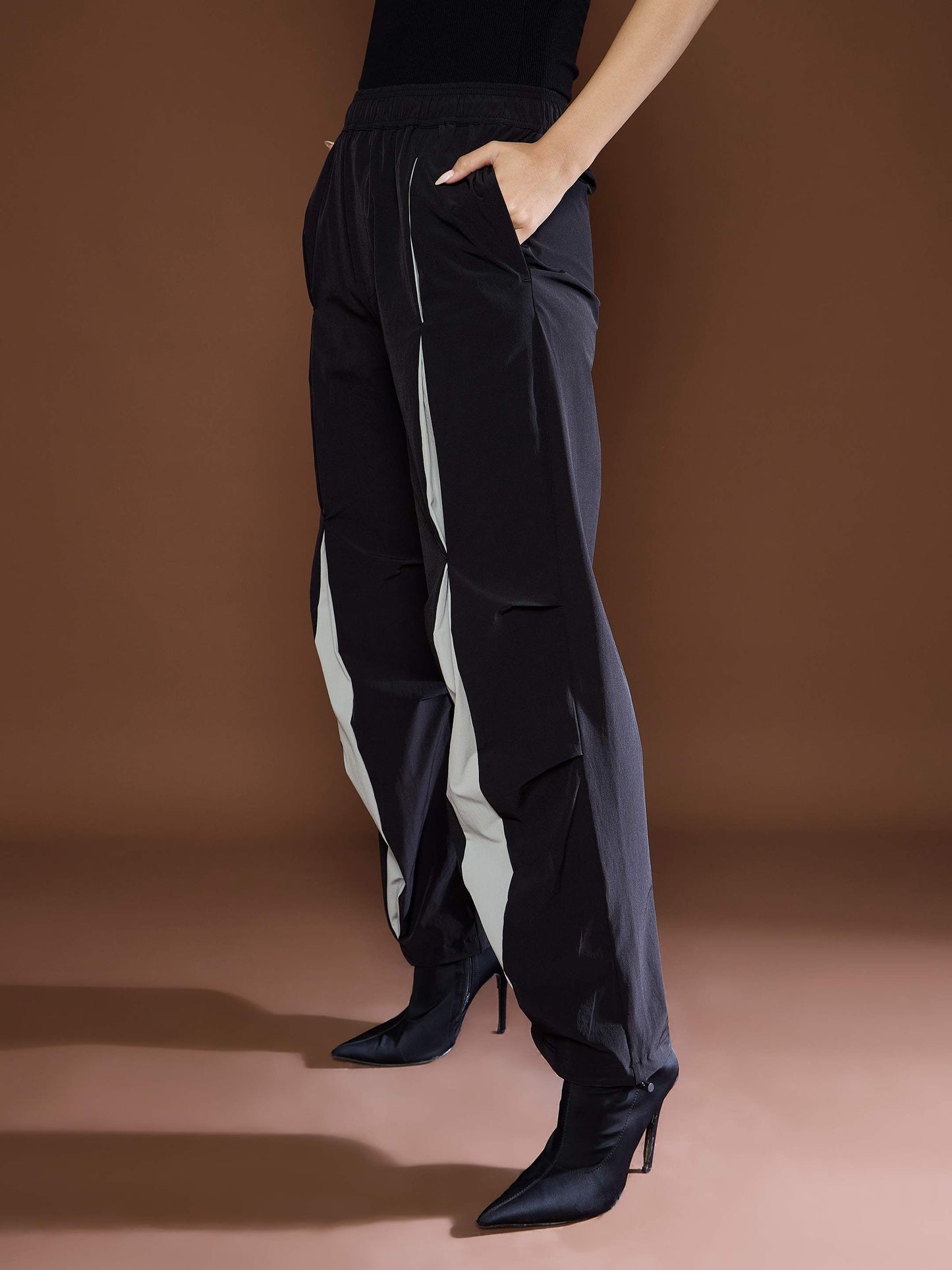 Unisex Black Front Invert Pleat Baggy Parachute Pants