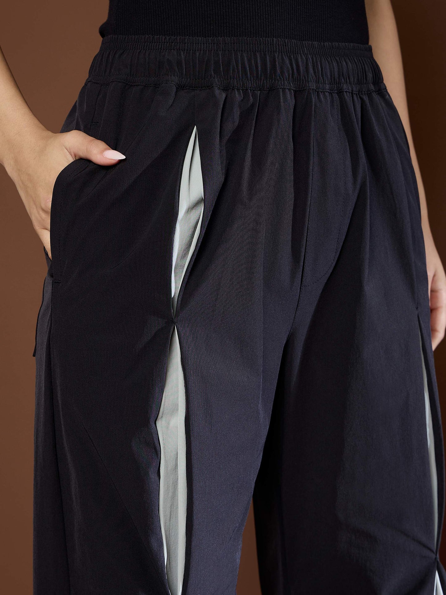 Unisex Black Front Invert Pleat Baggy Parachute Pants