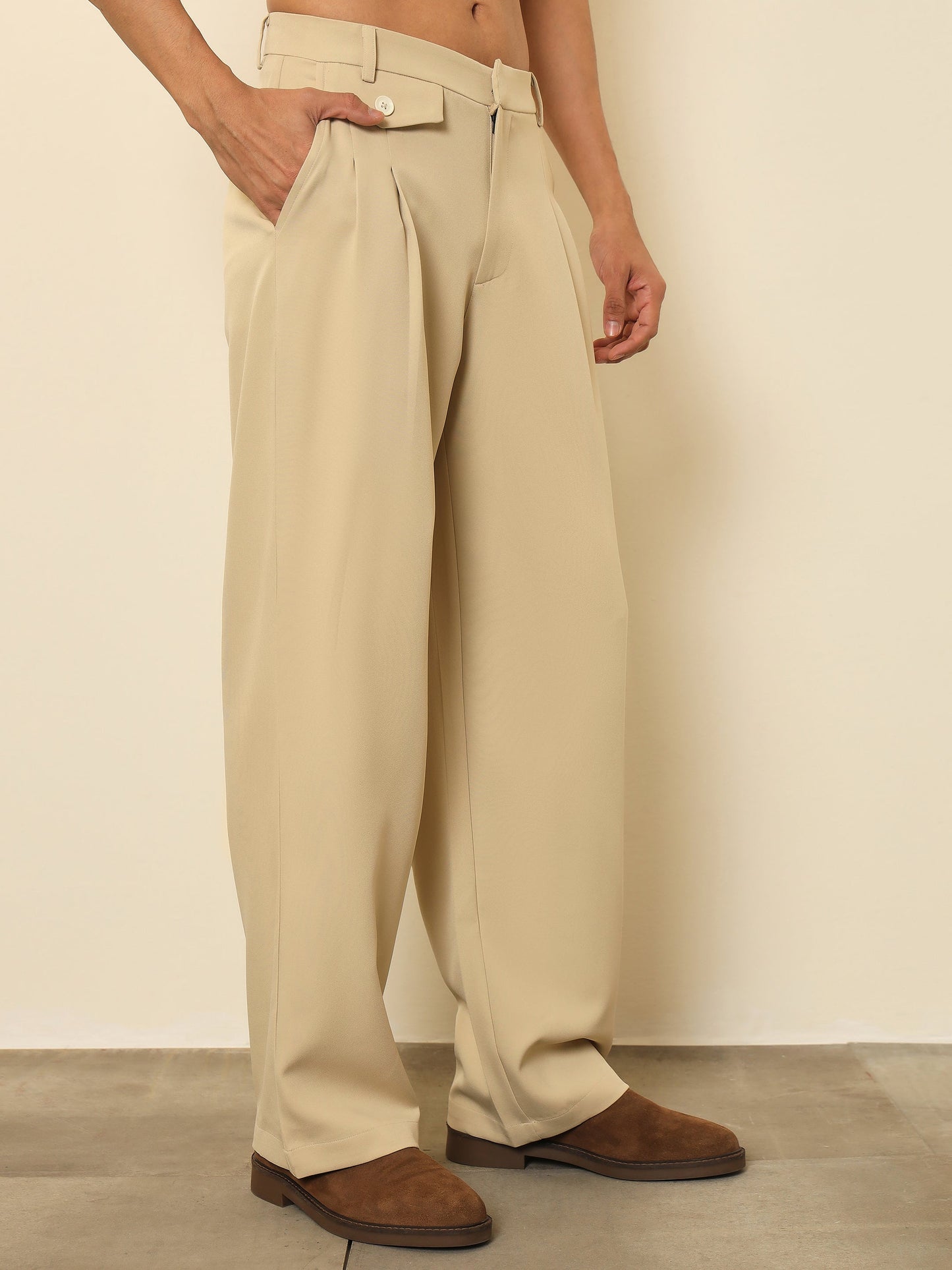 Men Light Beige Mock-Flap Pocket Pleated Korean Pants