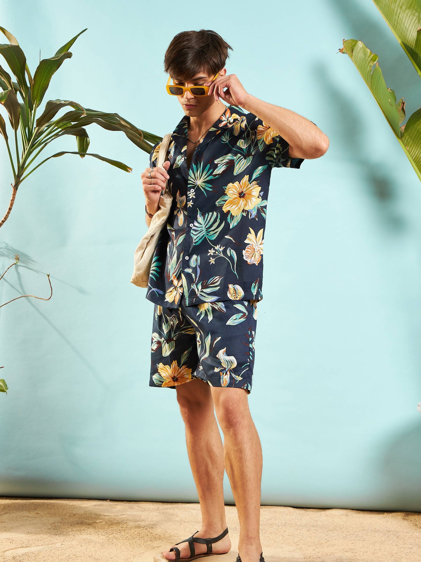 Men Navy Blue Tropical Print Relax Fit Short