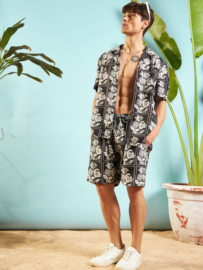 Men White & Black Floral Relax Fit Short
