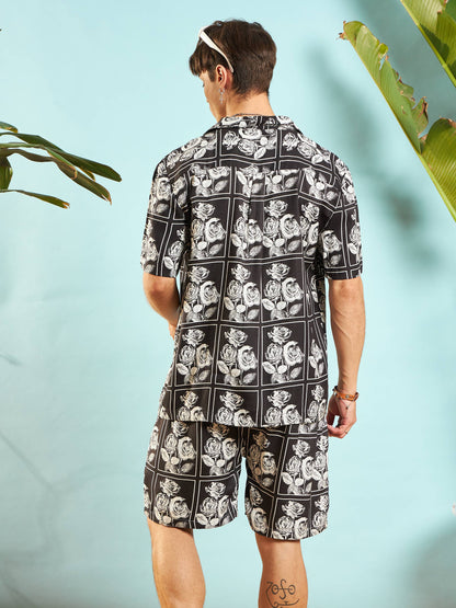 Men White & Black Floral Relax Fit Short