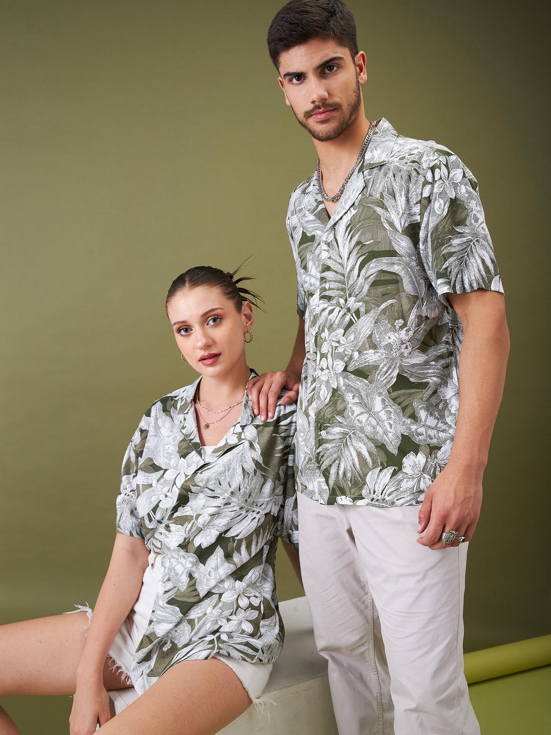 Unisex Olive &amp; Whie Tropical Floral Relax Fit Shirt