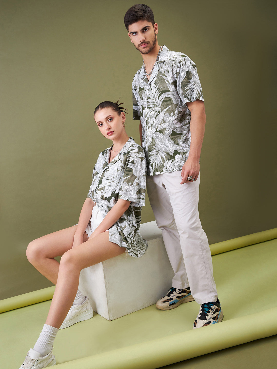Unisex Olive &amp; Whie Tropical Floral Relax Fit Shirt