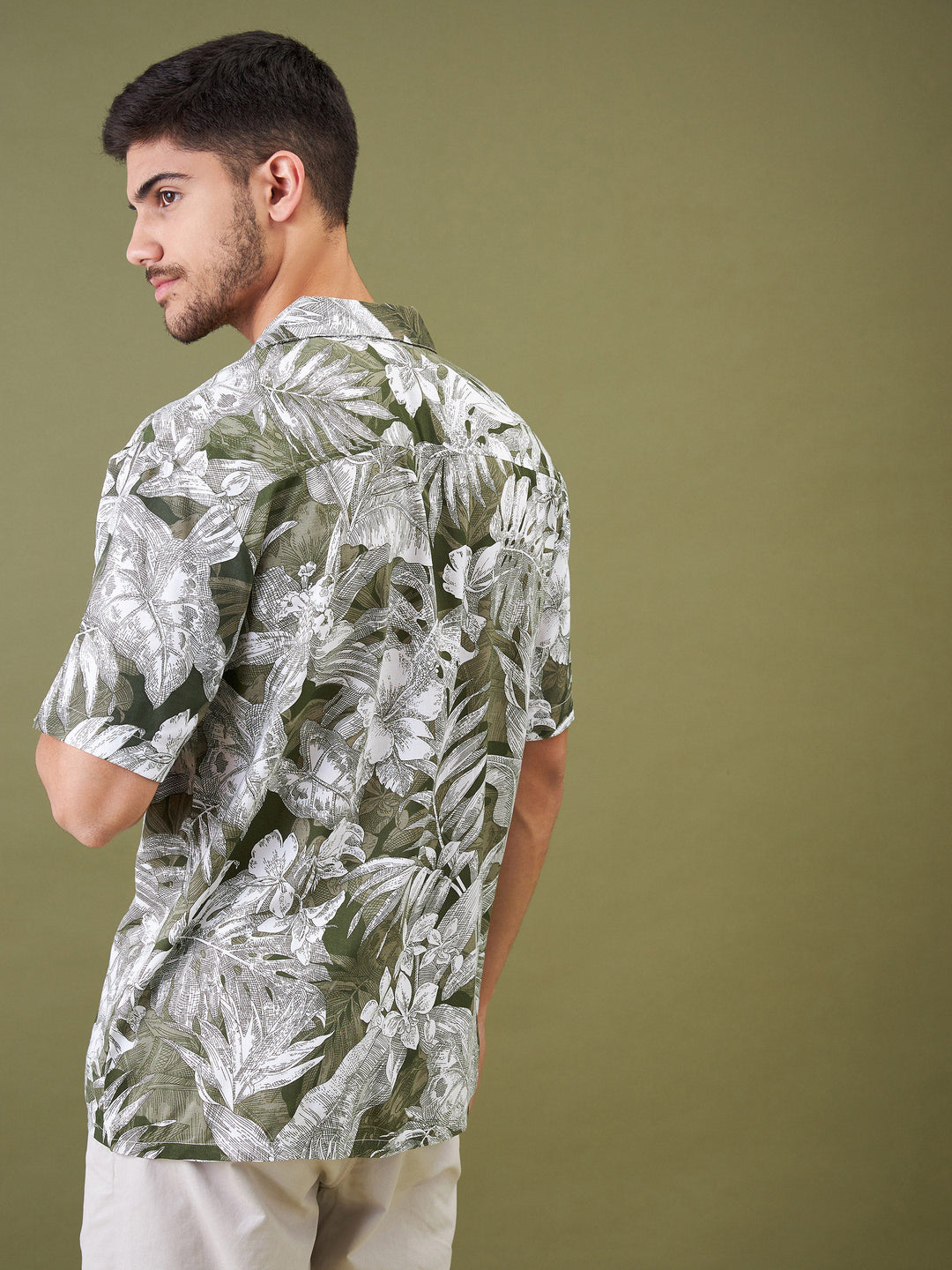 Unisex Olive &amp; Whie Tropical Floral Relax Fit Shirt