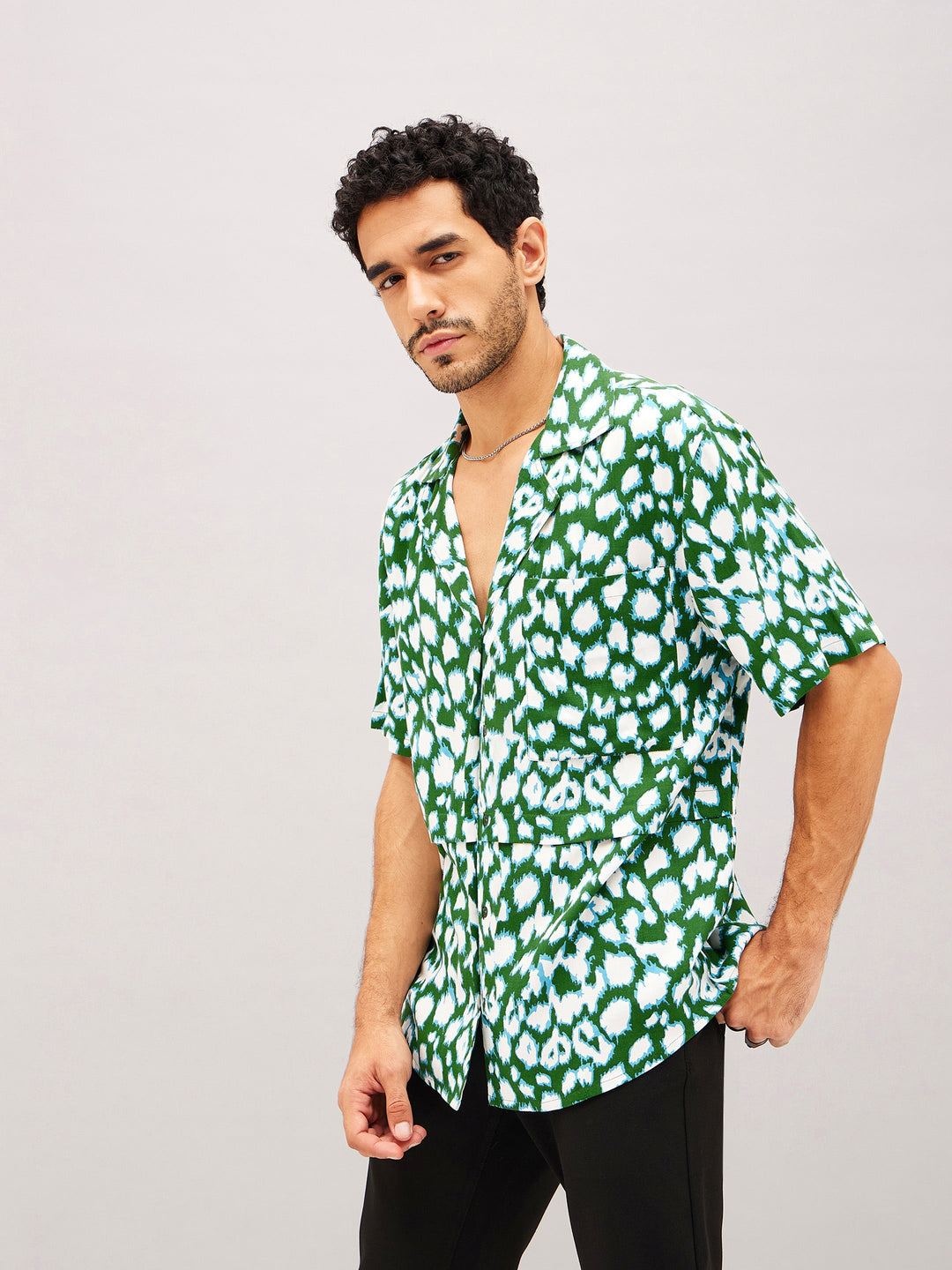 Men Green &amp; White Abstract Short Sleeve Relax Shirt