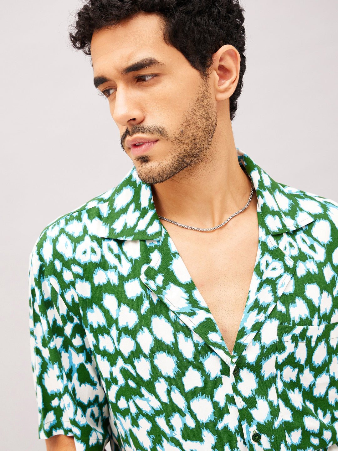 Men Green &amp; White Abstract Short Sleeve Relax Shirt