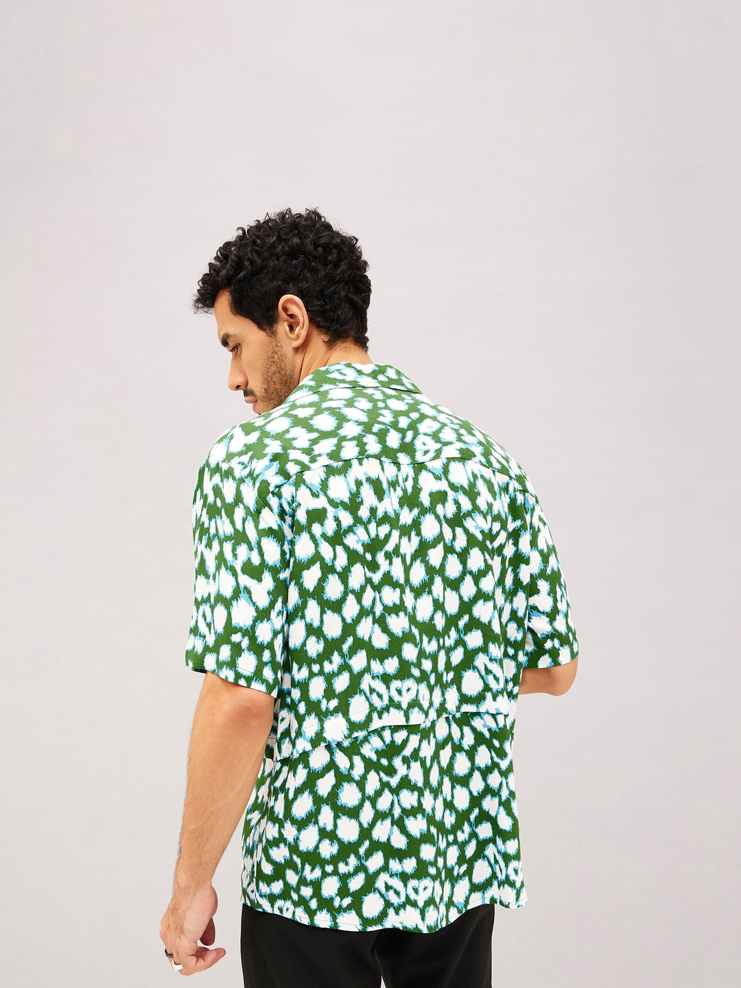 Men Green &amp; White Abstract Short Sleeve Relax Shirt