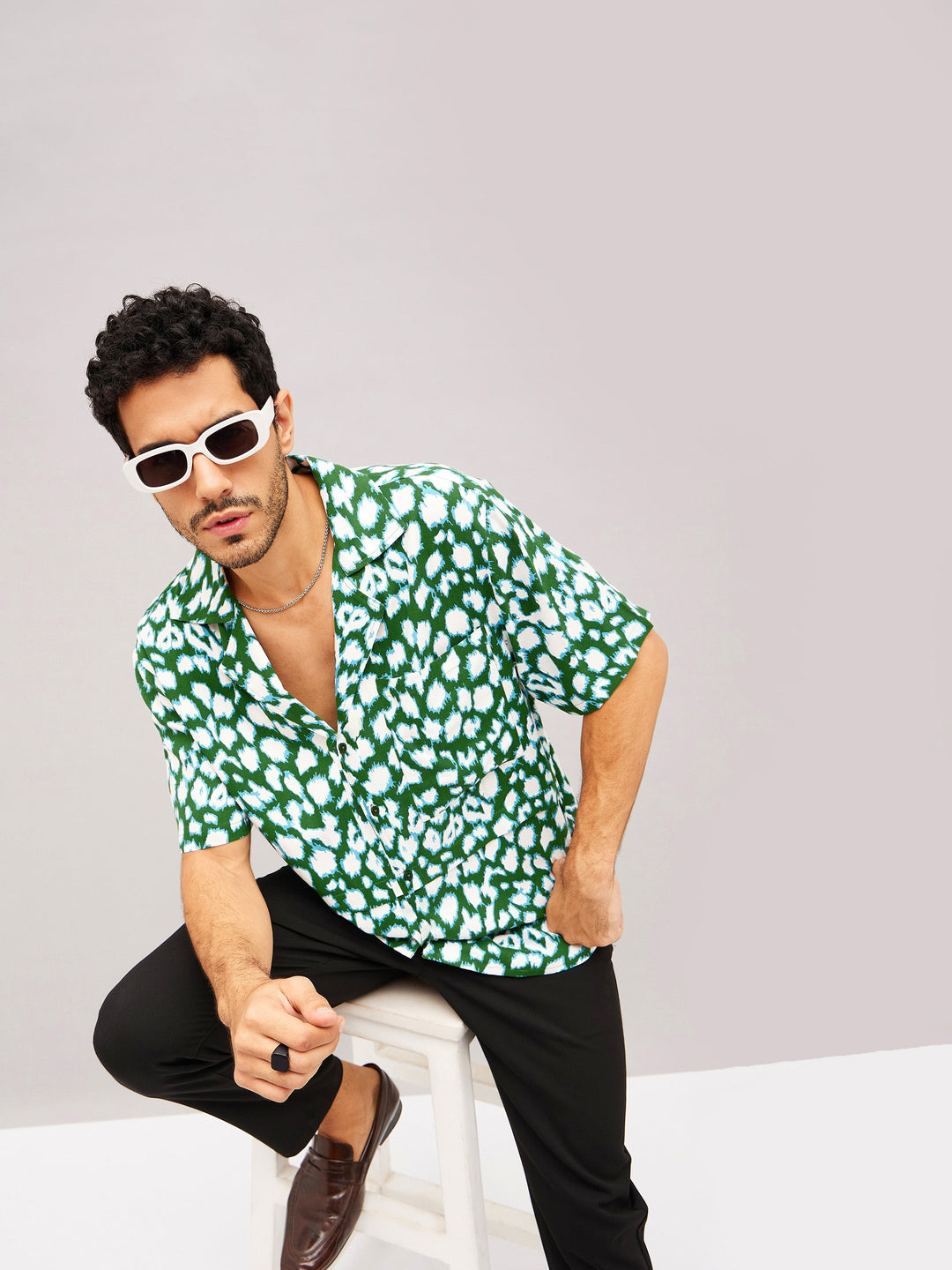 Men Green &amp; White Abstract Short Sleeve Relax Shirt