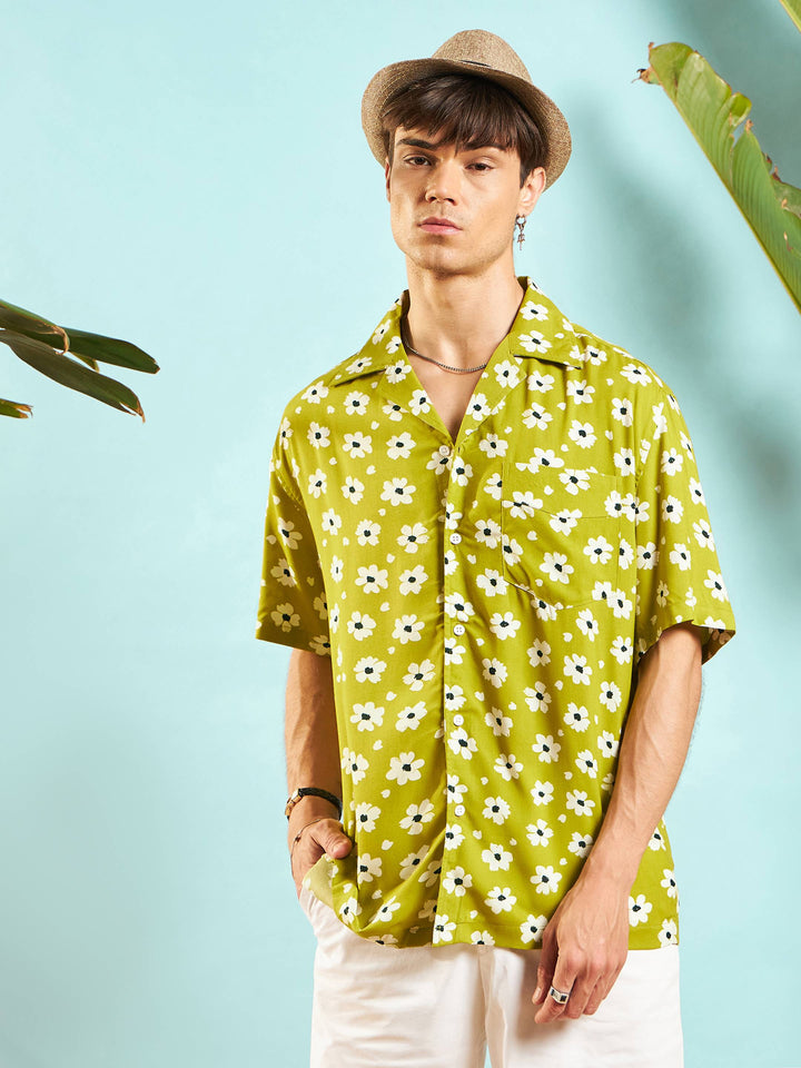 Men Green &amp; White Floral Relax Fit Shirt