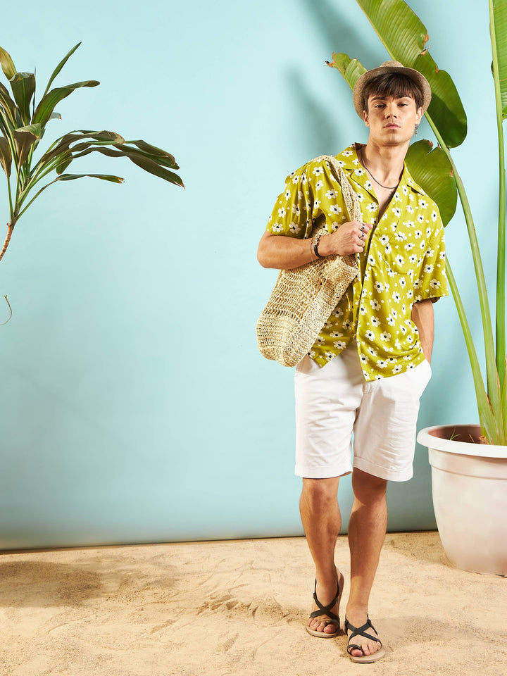 Men Green &amp; White Floral Relax Fit Shirt