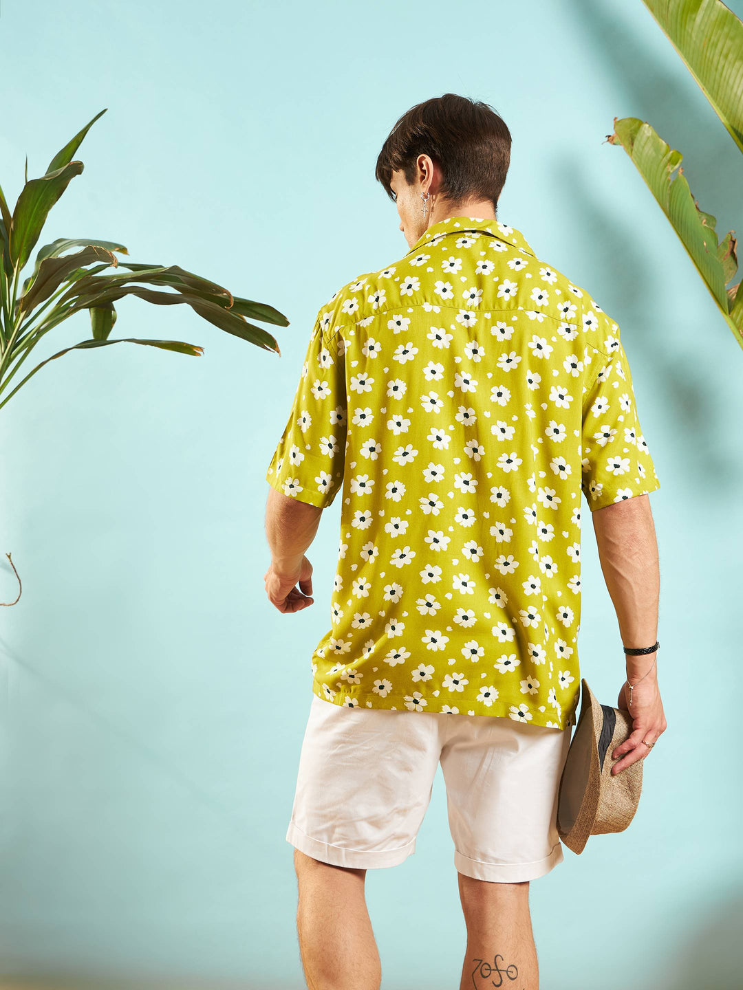 Men Green &amp; White Floral Relax Fit Shirt