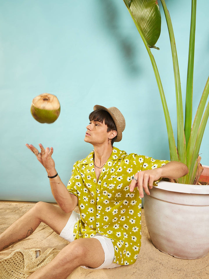 Men Green &amp; White Floral Relax Fit Shirt