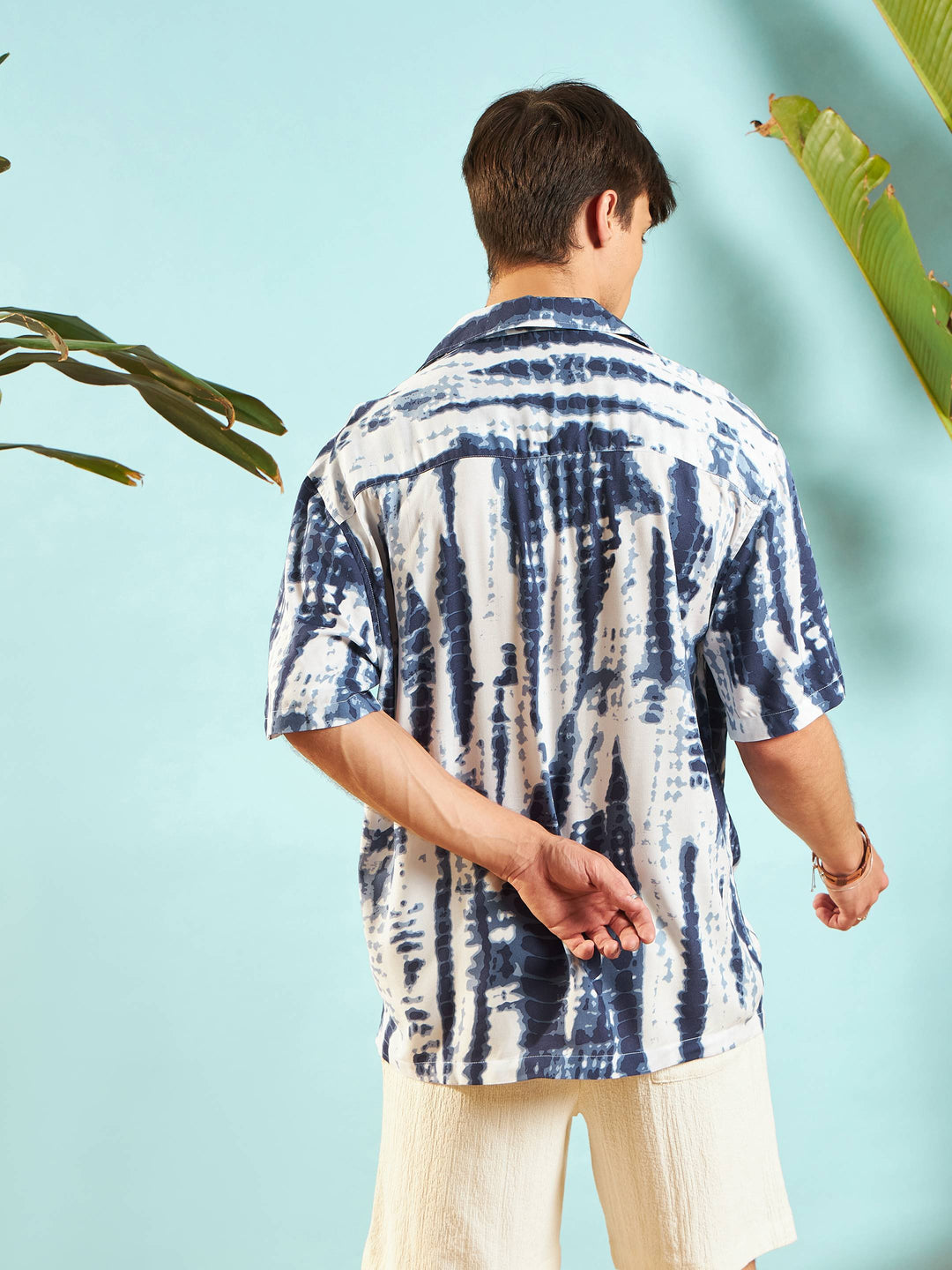 Men White &amp; Blue Tie Dye Relax Fit Shirt