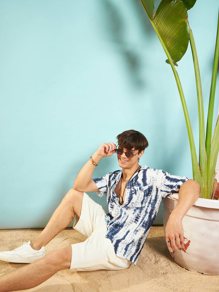 Men White &amp; Blue Tie Dye Relax Fit Shirt