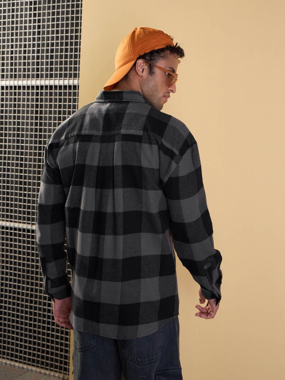 Men Grey &amp; Black Check Flap Pocket Oversize Shirt