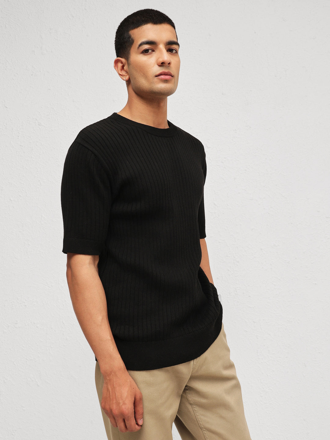 Men Black Relax Fit Round Neck T-Shirt