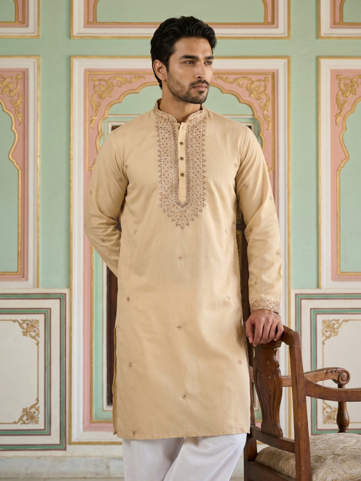 Men’S Silk Blend Embroidered Kurta