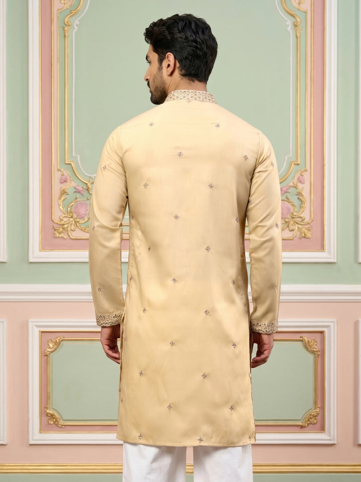 Men’S Silk Blend Embroidered Kurta