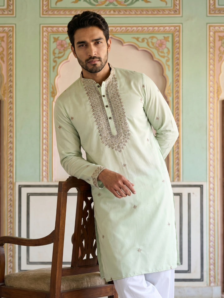 Men’S Silk Blend Embroidered Kurta