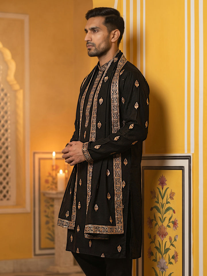 Silk Blend Embroidered Kurta With Dupatta