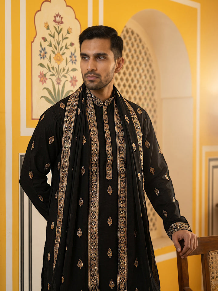 Silk Blend Embroidered Kurta With Dupatta