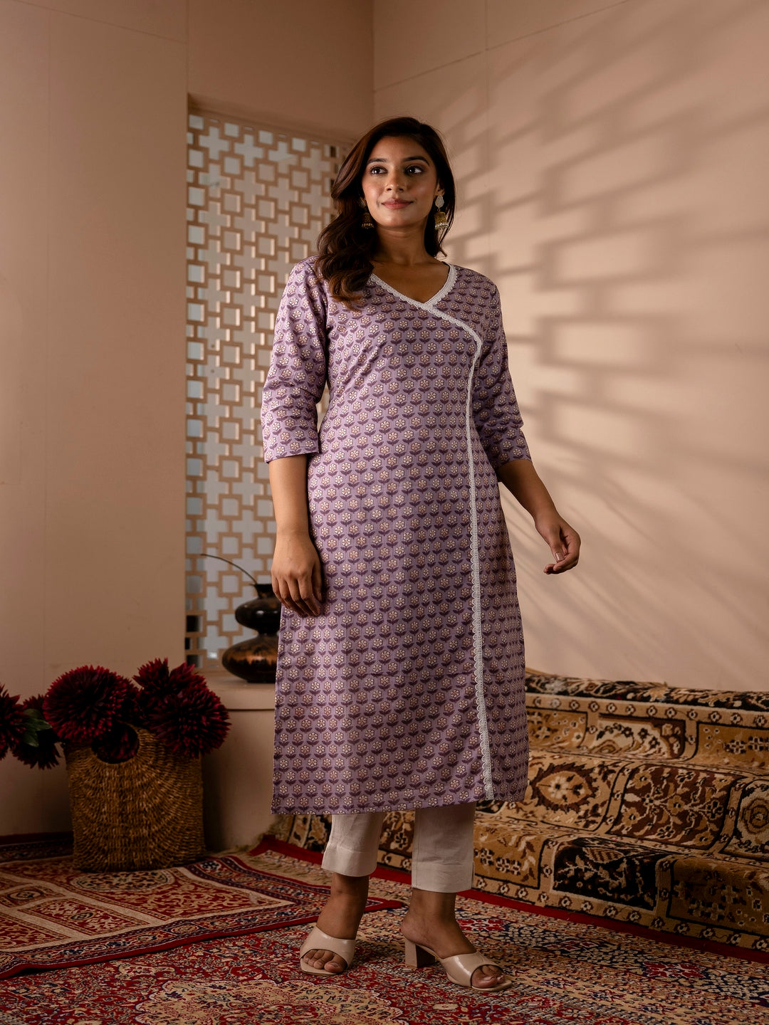 Floral Printed V-Neck  Kurta (LAVENDER)