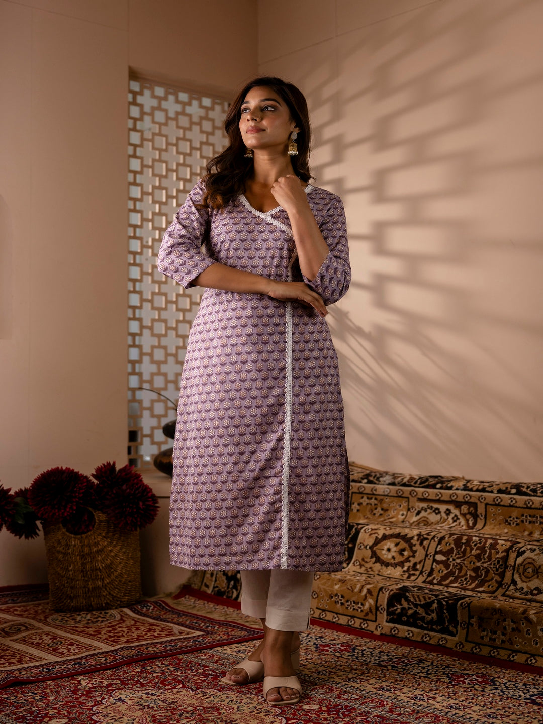 Floral Printed V-Neck  Kurta (LAVENDER)