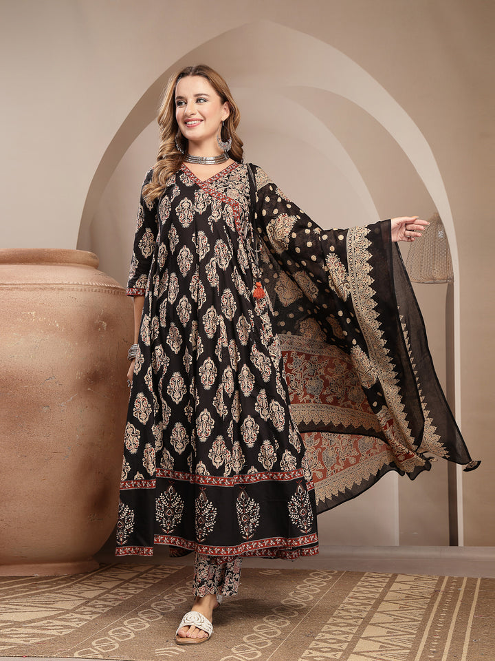Printed Cotton Blend Anarkali Kurta Set With Dupatta