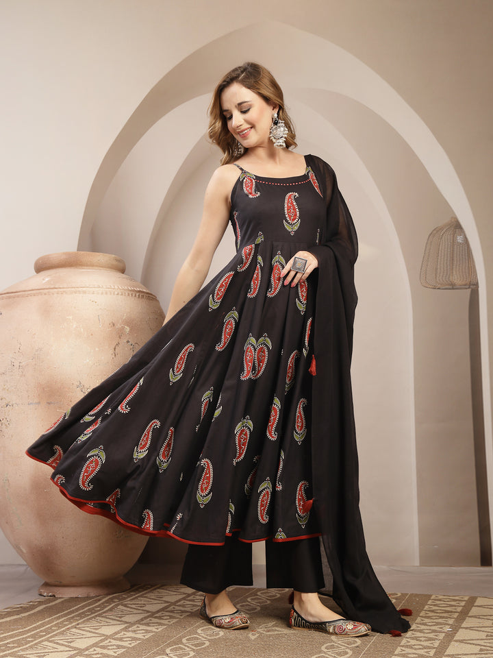Solid Cotton Blend Anarkali Kurta Set With Dupatta